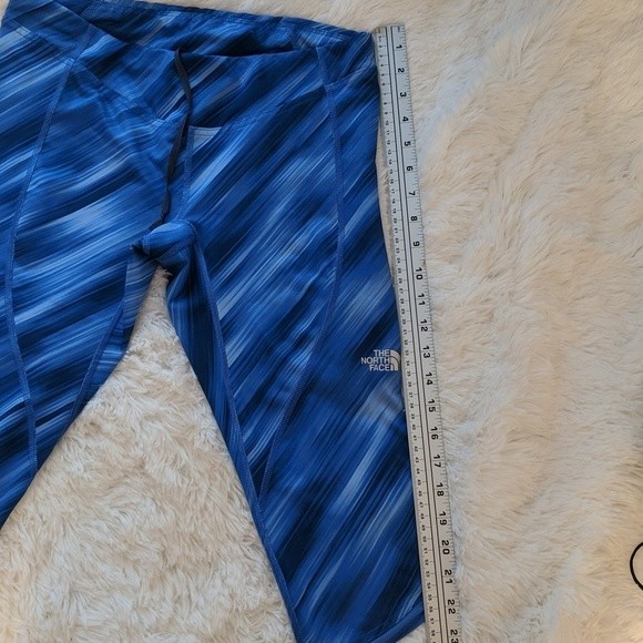 The North Face Blue Capri Workout Leggings Size Medium - Picture 7 of 7
